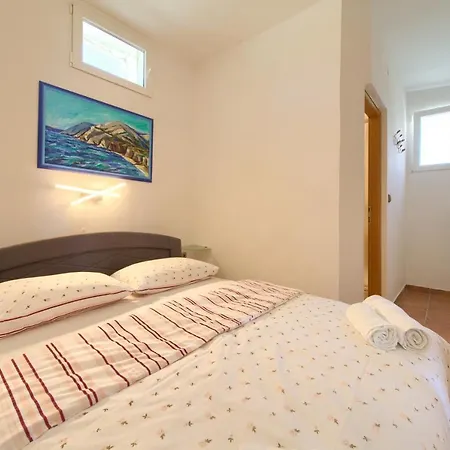 Seafront Natura With Pool, Breathtaking View Tatil Evi Krk Town