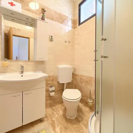 Tatil Evi Seafront Natura With Pool, Breathtaking View Krk Town
