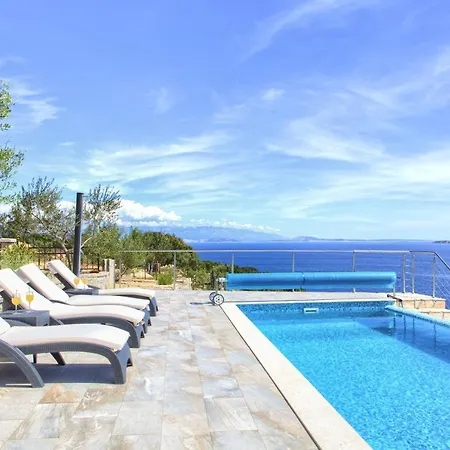 Seafront Natura With Pool, Breathtaking View Tatil Evi