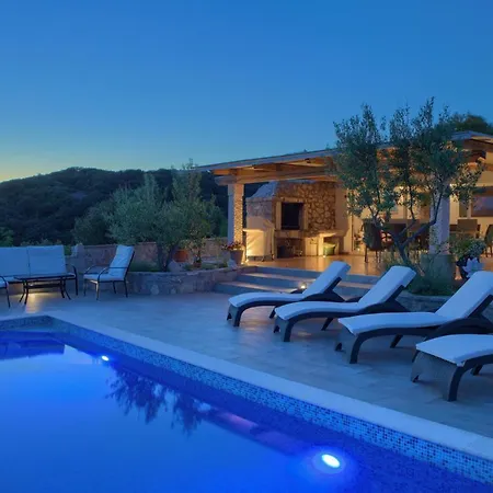 Seafront Natura With Pool, Breathtaking View Tatil Evi
