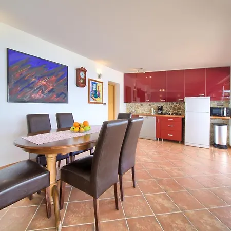 Tatil Evi Seafront Natura With Pool, Breathtaking View Krk Town