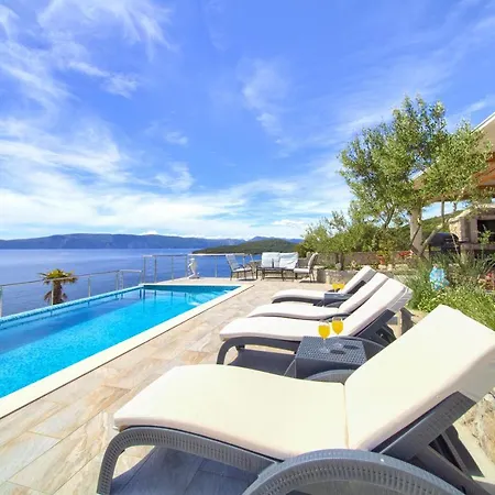 Tatil Evi Seafront Natura With Pool, Breathtaking View