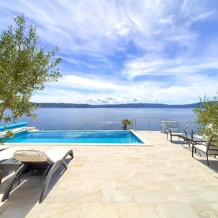 Seafront Natura With Pool, Breathtaking View Tatil Evi Krk Town