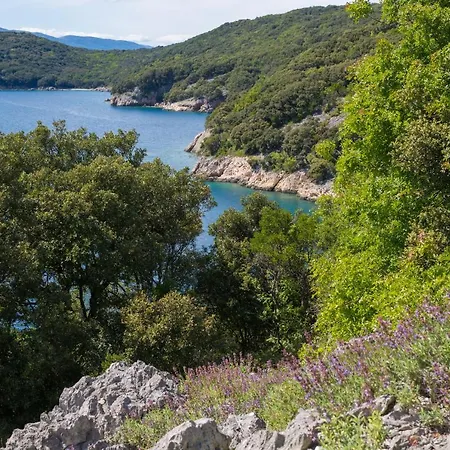 Tatil Evi Seafront Natura With Pool, Breathtaking View Krk Town